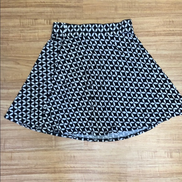 Loft Skirt - Picture 5 of 6